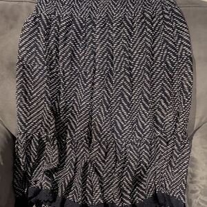 Elegant Skirt in Black and White Jennifer & Grace Charming